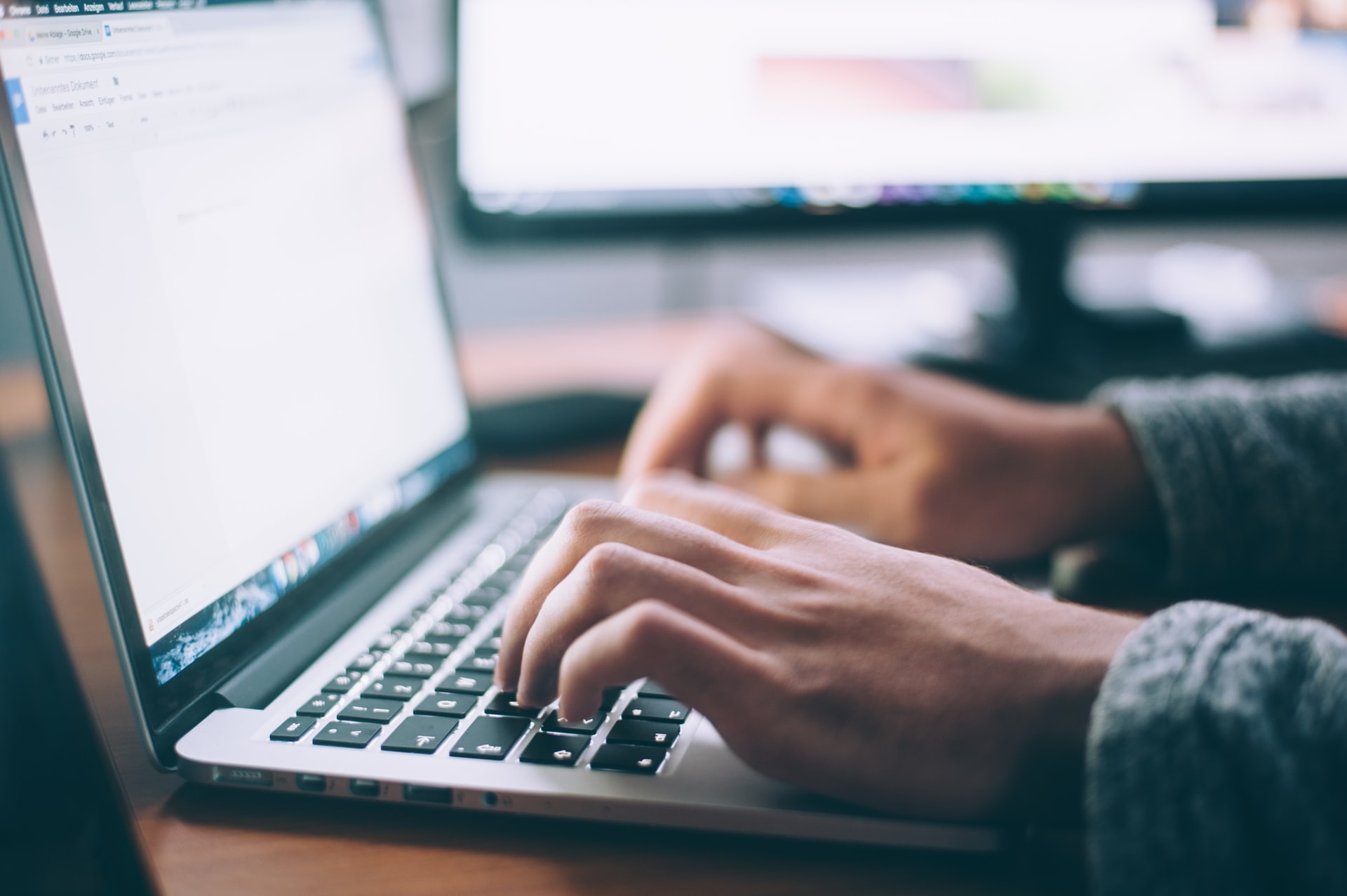 Direct Response Copywriting for Websites – How Now Wows!